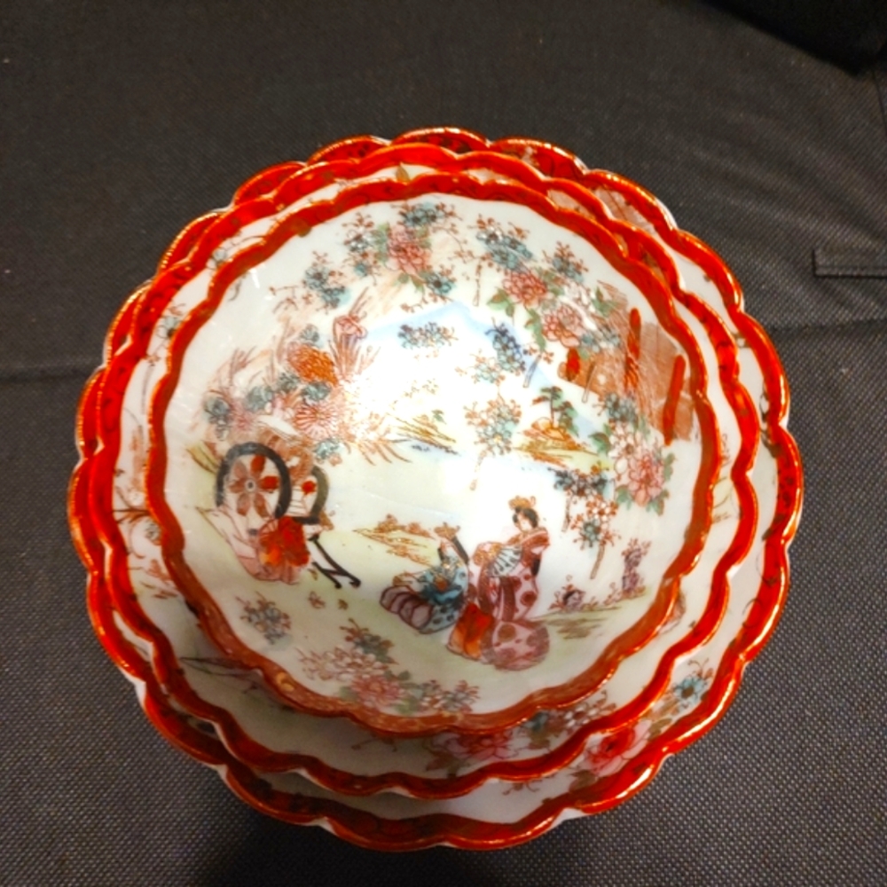 🔸⛩️🔸 Gorgeous Antique Vintage Hand Painted Japanese Porcelain Nesting Bowl Set - Picture 3 of 16